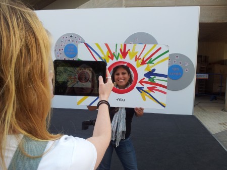 דוכן גוגל פלוס באוניברסיטת בן גוריון בבאר שבע. צילום: יובל בר